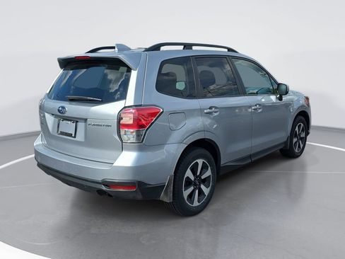 Used 2018 Subaru Forester 2.5i Premium AWD/4WD image 3