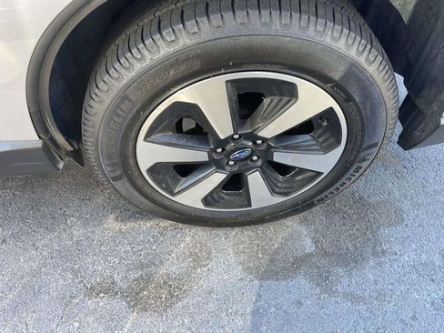 Used 2017 Subaru Forester 2.5i Premium image 16