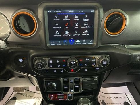 Used 2022 Jeep Gladiator Mojave w/ Cold Weather Group AWD/4WD image 17