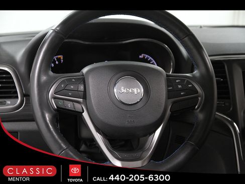 Used 2019 Jeep Grand Cherokee Laredo image 7