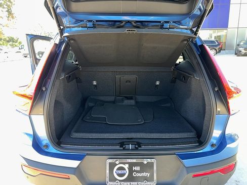 Used 2021 Volvo XC40 T5 R-Design w/ Protection Package image 23