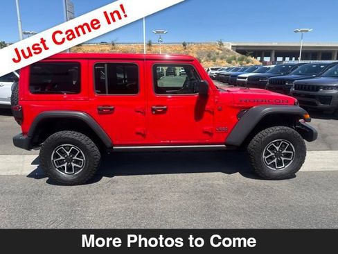 Certified 2025 Jeep Wrangler Unlimited Rubicon w/ Convenience Group AWD/4WD image 7