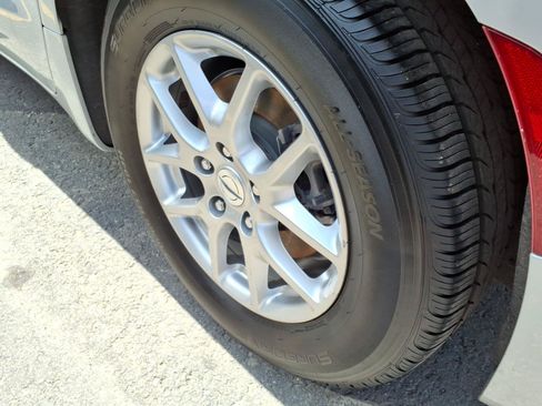 Used 2024 Chrysler Pacifica Touring-L FWD image 32