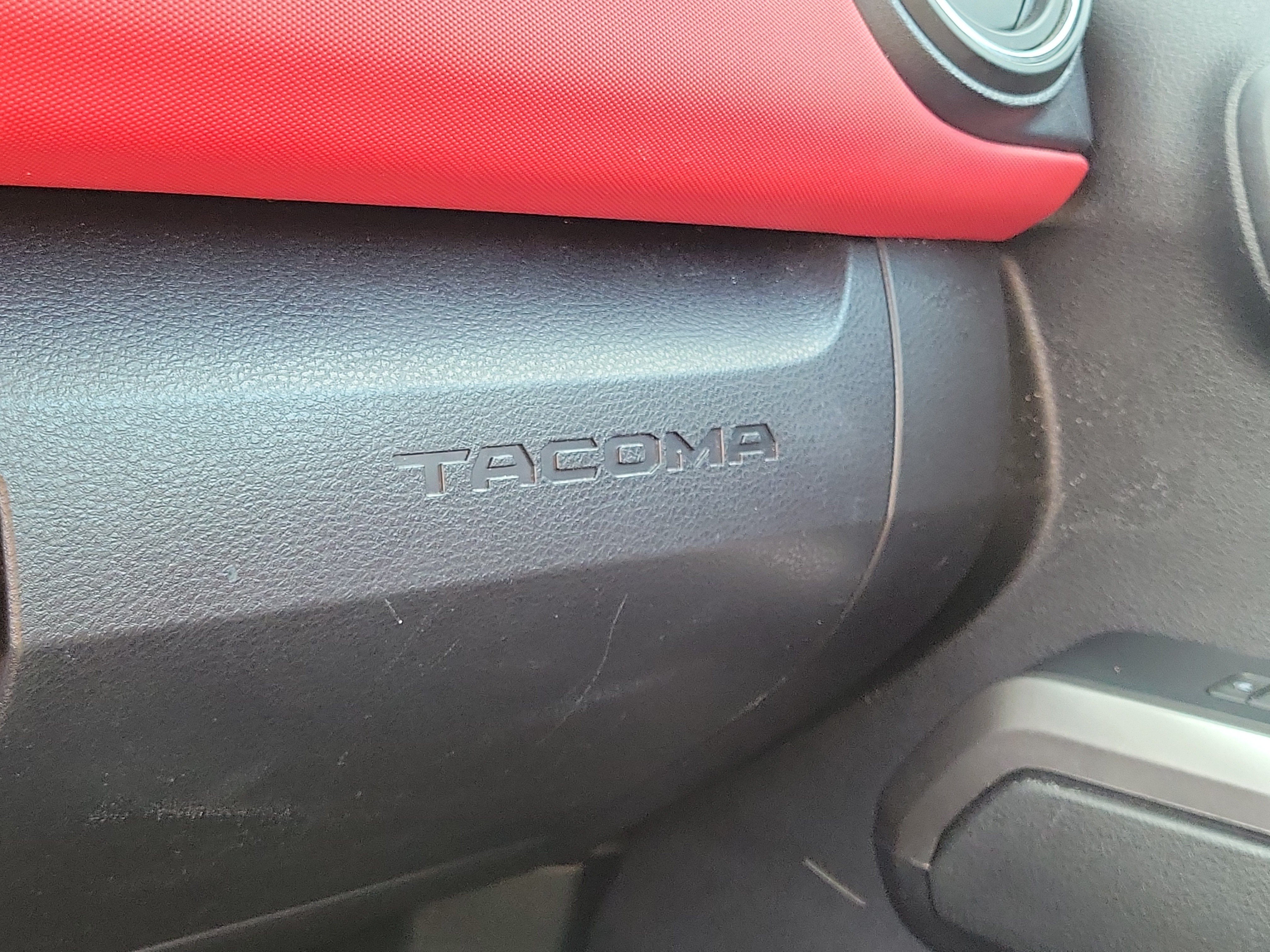 Used 2022 Toyota Tacoma SR5 w/ SR5 Appearance Package (SM) AWD/4WD image 27