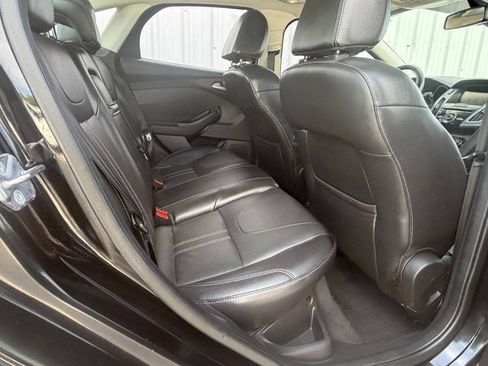 Used 2012 Ford Focus Titanium FWD image 17