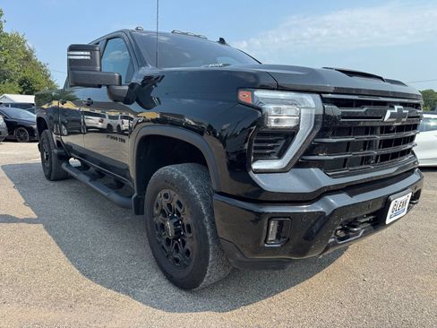 Used 2024 Chevrolet Silverado 2500 LTZ w/ LTZ Plus Package AWD/4WD image 7
