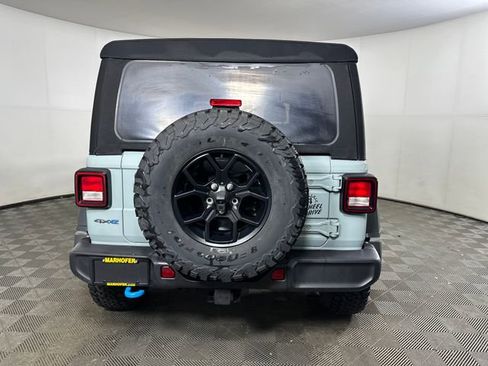 Used 2024 Jeep Wrangler Unlimited image 4