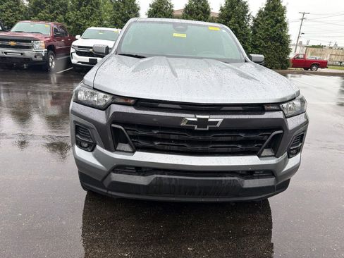 Used 2023 Chevrolet Colorado LT w/ LT Convenience Package AWD/4WD image 8