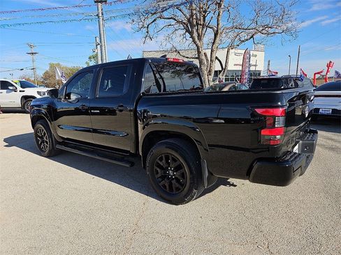 Used 2023 Nissan Frontier SV w/ Midnight Edition Package image 4