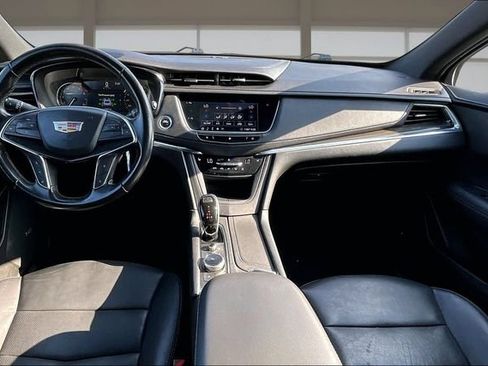 Used 2020 Cadillac XT5 Premium Luxury FWD image 16