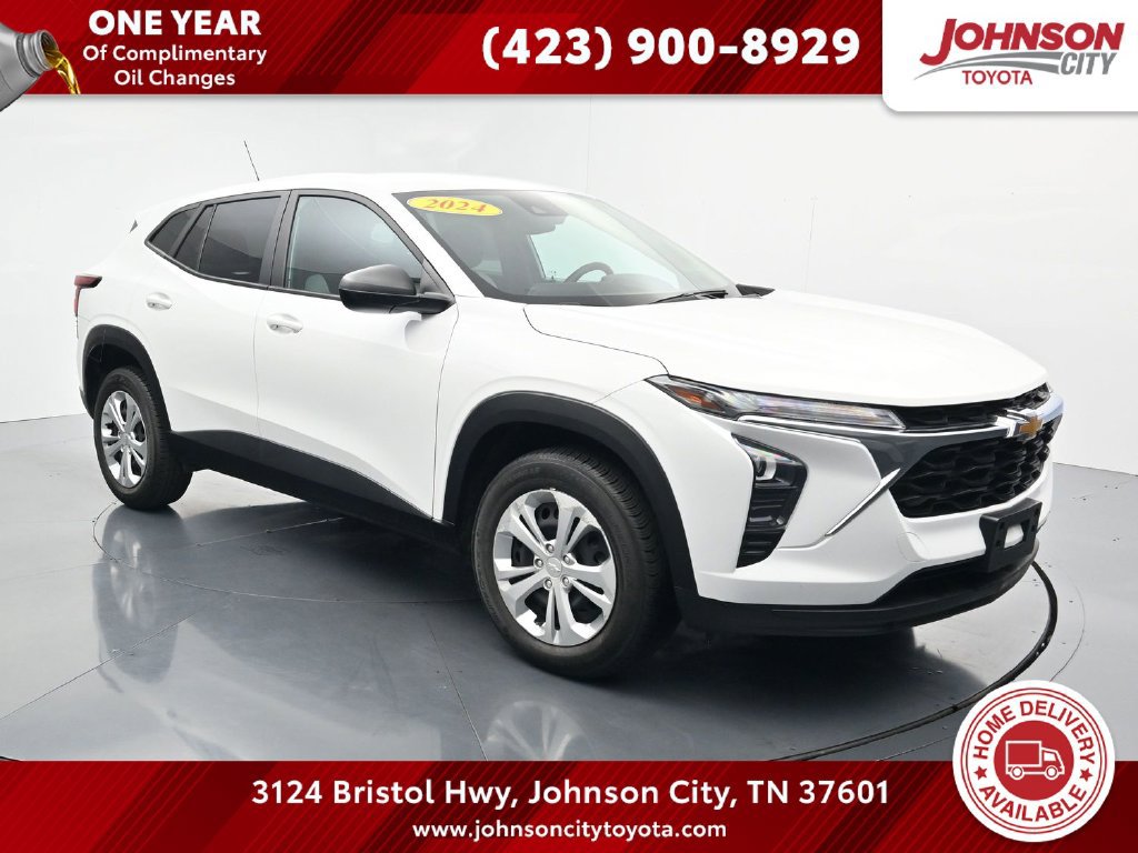 Used 2024 Chevrolet Trax LS FWD image 1