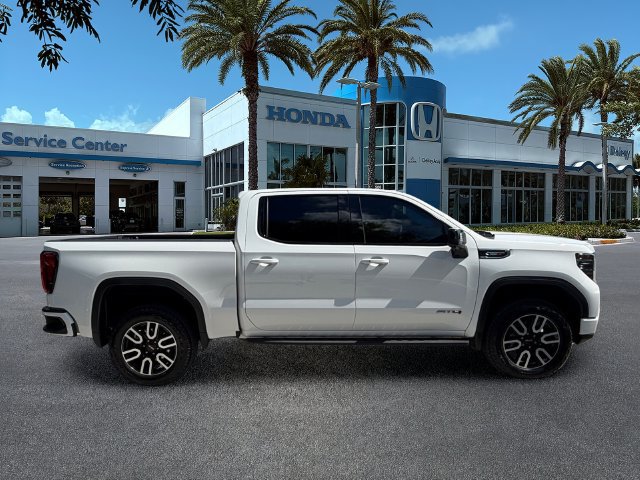 Used 2025 GMC Sierra 1500 AT4 w/ AT4 Premium Package AWD/4WD image 7