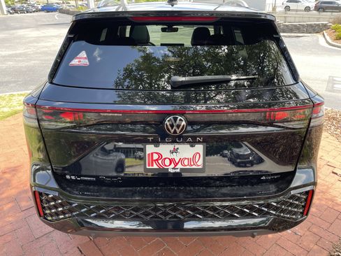 New 2026 Volkswagen Tiguan SEL R-Line AWD/4WD image 5