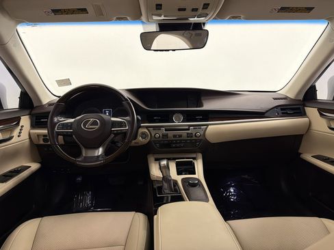Used 2016 Lexus ES 350 w/ Premium Package w/Wood Trim FWD image 16