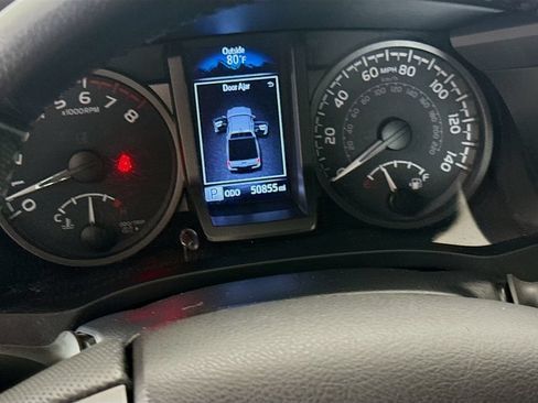 Certified 2022 Toyota Tacoma TRD Off-Road w/ TRD Premium Off Road Package AWD/4WD image 12