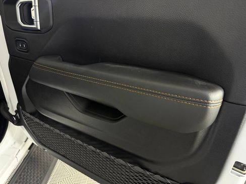 Used 2021 Jeep Wrangler Unlimited Sahara AWD/4WD image 34