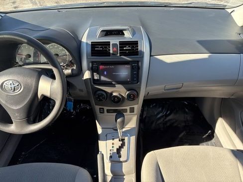 Used 2013 Toyota Corolla LE image 18