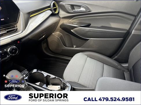 Used 2025 Chevrolet Trax LT w/ Driver Confidence Package FWD image 22
