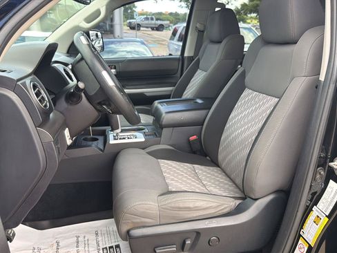Used 2018 Toyota Tundra SR5 w/ SR5 Upgrade Package AWD/4WD image 12