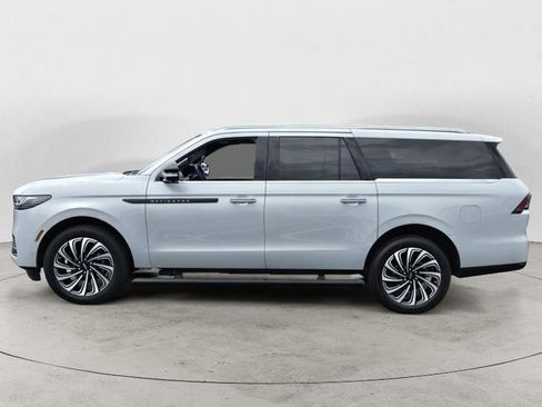 Used 2025 Lincoln Navigator L Black Label AWD/4WD image 6