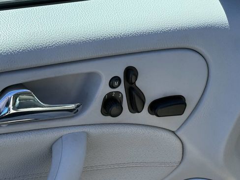 Used 2006 Mercedes-Benz C 230 Sedan image 10