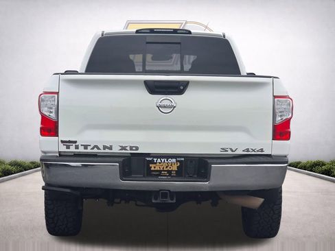 Used 2019 Nissan Titan SV AWD/4WD image 5