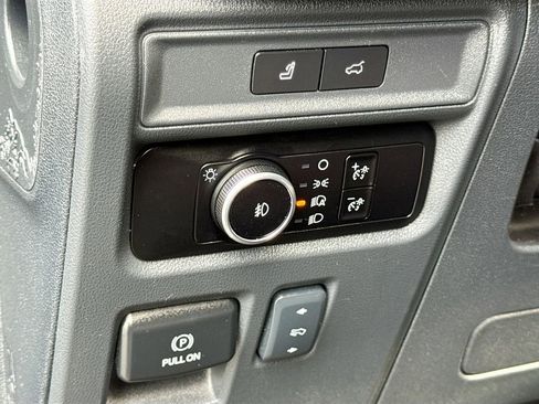 Used 2024 Ford Expedition Limited AWD/4WD image 27