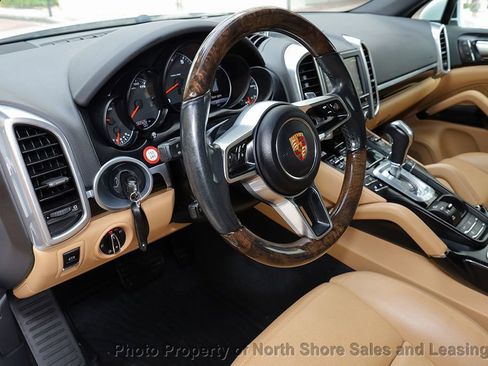Used 2016 Porsche Cayenne image 36