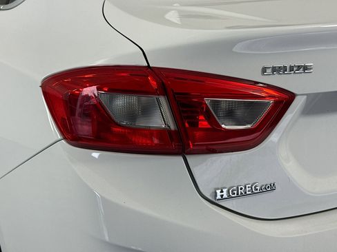 Used 2017 Chevrolet Cruze LT image 35