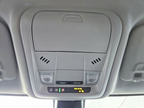 Used 2025 Chevrolet Blazer LT AWD/4WD image 26