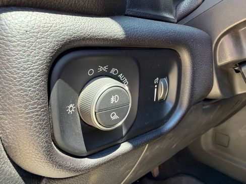Used 2022 RAM 2500 Big Horn w/ Night Edition AWD/4WD image 20