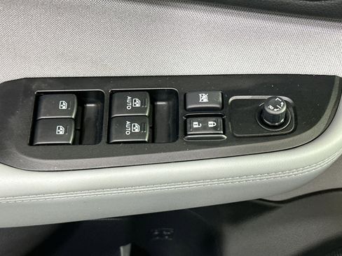 Used 2019 Subaru Outback 2.5i Premium image 16