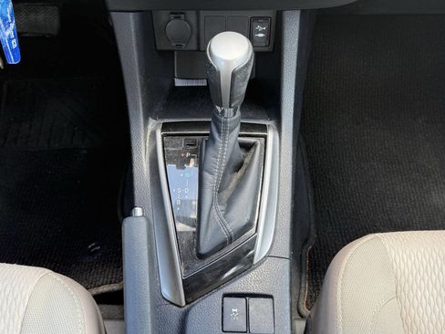 Used 2014 Toyota Corolla LE FWD image 19
