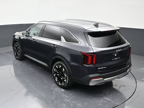 Used 2025 Kia Sorento SX image 15
