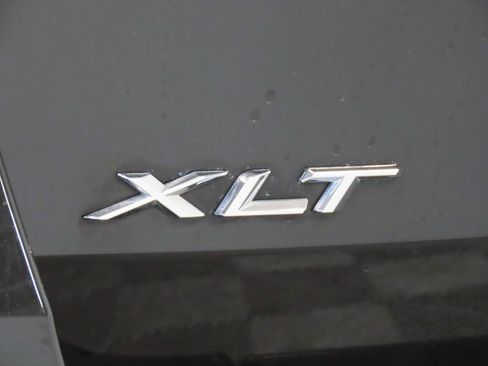 Used 2023 Ford Explorer XLT w/ Equipment Group 202A RWD image 6