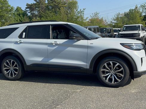 New 2026 Ford Explorer ST-Line AWD/4WD image 4