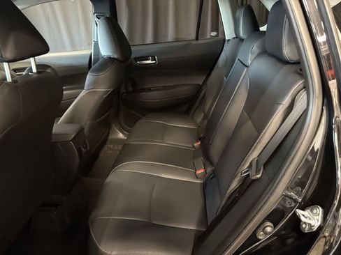 Certified 2025 Toyota Corolla Cross XLE image 7