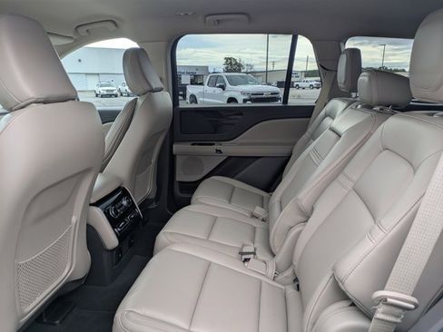 Used 2023 Lincoln Aviator Standard SUV image 14