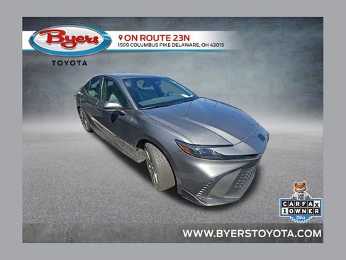 Used 2025 Toyota Camry SE w/ Convenience Package FWD image 1