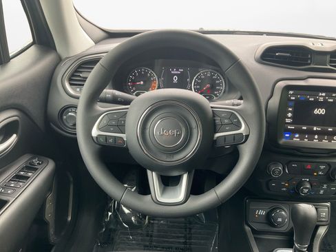 Used 2023 Jeep Renegade Latitude AWD/4WD image 12