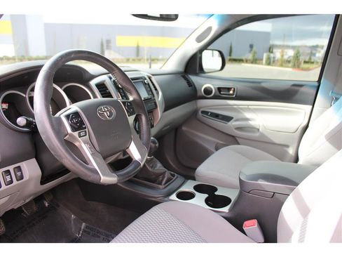Used 2015 Toyota Tacoma 4x4 Double Cab image 8