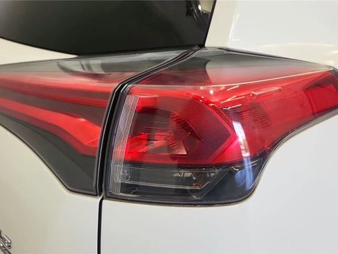 Used 2018 Toyota RAV4 LE w/ All Weather Liner Package AWD/4WD image 15