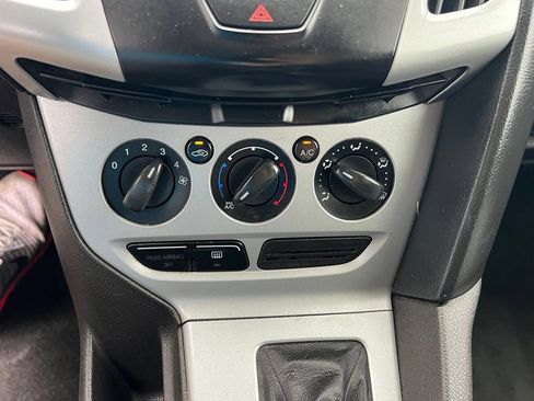 Used 2012 Ford Focus SE FWD image 28