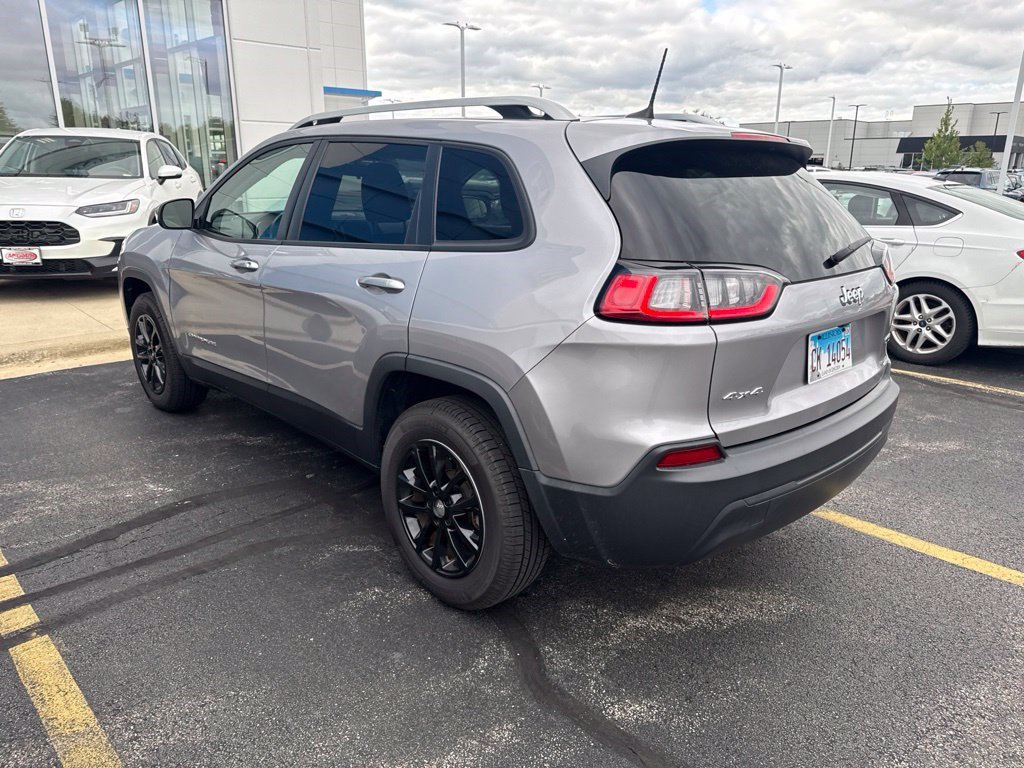 Used 2020 Jeep Cherokee Latitude w/ Cold Weather Group AWD/4WD image 3