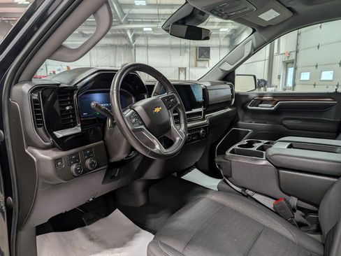 Used 2022 Chevrolet Silverado 1500 LT image 13