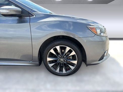 Used 2019 Nissan Sentra SR image 10