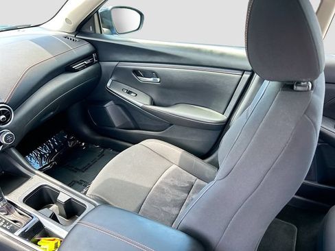 Certified 2023 Nissan Sentra SR FWD image 5