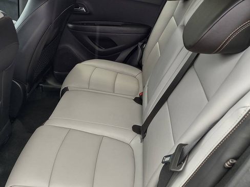 Used 2020 Chevrolet Trax Premier FWD image 30