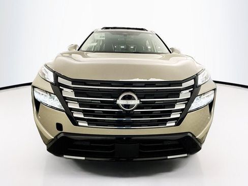 New 2026 Nissan Rogue Platinum image 2