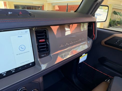 Used 2025 Ford Bronco Raptor AWD/4WD image 33